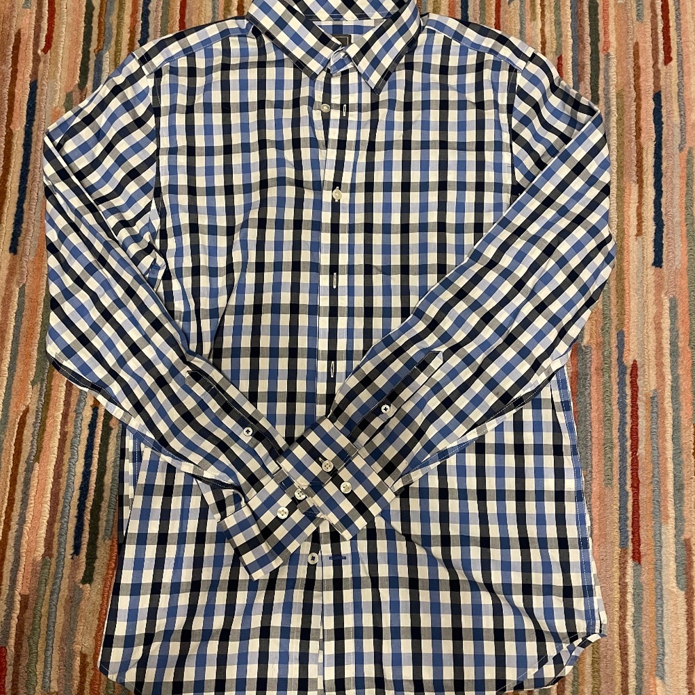 GAP Button Down, non iron dress shirt with 2 colors of  blue and white. .